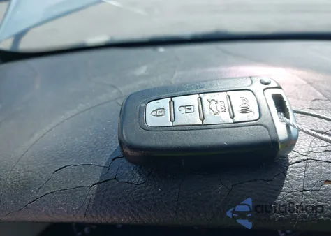 2011 Hyundai Genesis 4.6 z USA, uszkodzony, nr VIN KMHGC4DF8BU132216